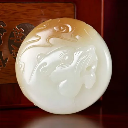 Brown-Sugar Hetian Jade Tiger Palm Carving