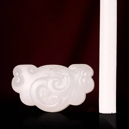 White Hetian Jade Plaque: Archaistic Dragon, 12.3 g