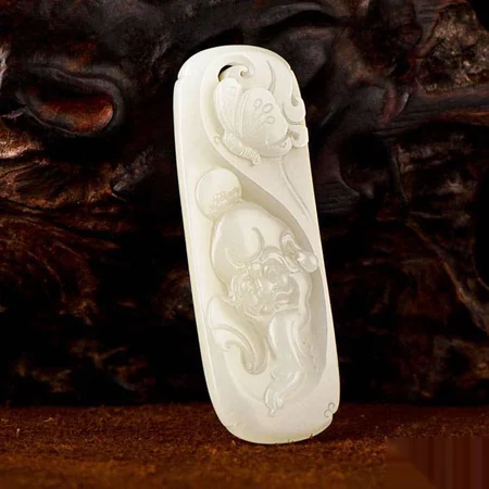 White Hetian Jade Plaque: Zhuangzi's Butterfly Dream, 25 g