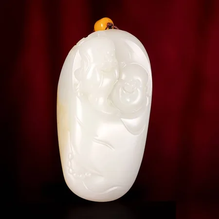 Yellow-Skin White Hetian Seed Jade Palm Carving - Blessings and Longevity, 120.7 g