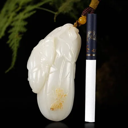 Yellow-Skin White Hetian Seed Jade Palm Carving - Ever-Multiplying Gourds, 130.4 g