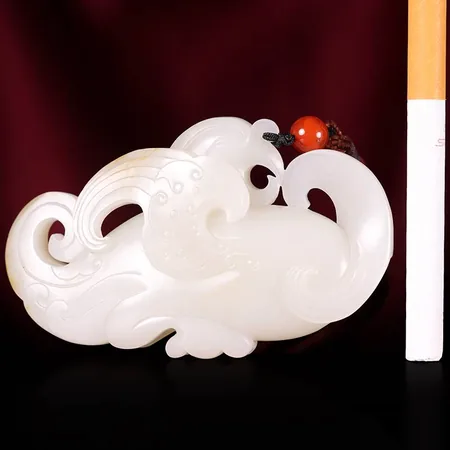 Yellow-Skin White Hetian Seed Jade Palm Carving - Phoenix in Flight, 91.9 g